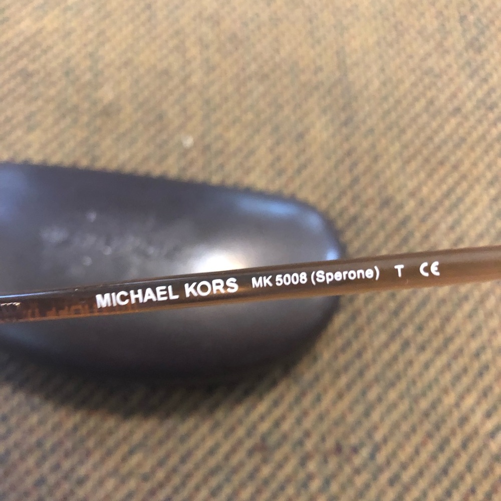 Micheal Kors Gold Frame sunglasses with case - Picture 5 of 8